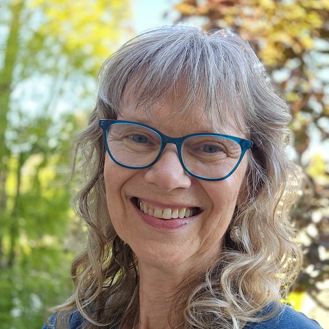 Beverly | Tarot Counsellor | Shiatsu Therapist