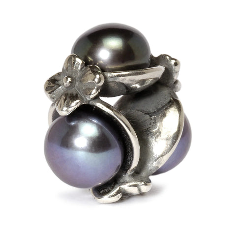 Triple Pearl, Black Bead | Trollbeads - Tricia's Gems